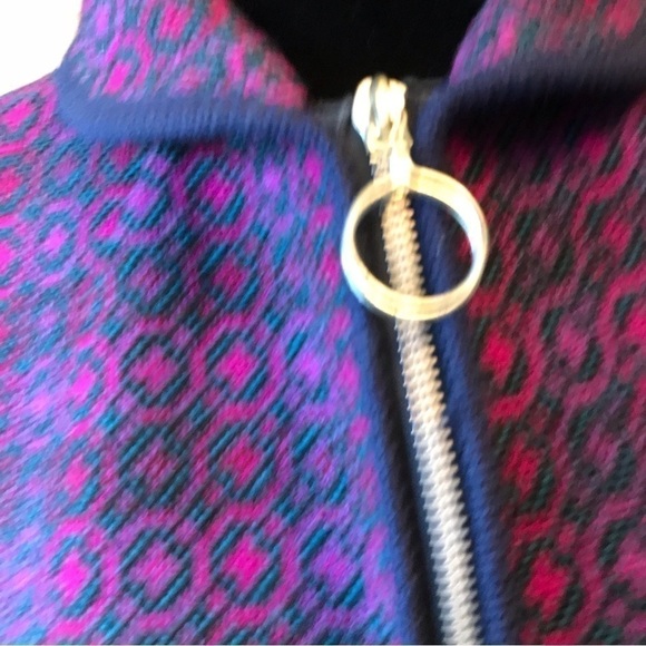 Vintage cape/ poncho. Women’s one size.  Woven in vibrant blues, purples, pinks. - Picture 5 of 9